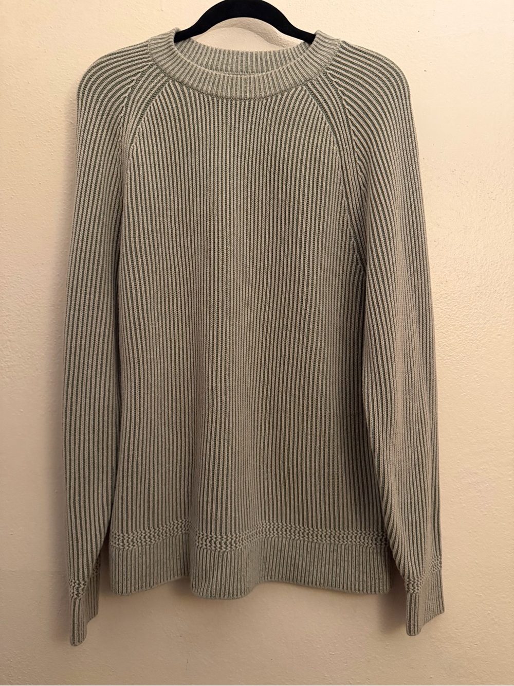 Abercrombie & Fitch Men's size M Crewneck Ribbed Sweater in Muted Green - Picture 4 of 8